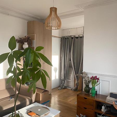 Appartement Ensoleille, Central Et Tout Equipe Avec Vue Tour Eiffel Et Pantheon Parigi Esterno foto