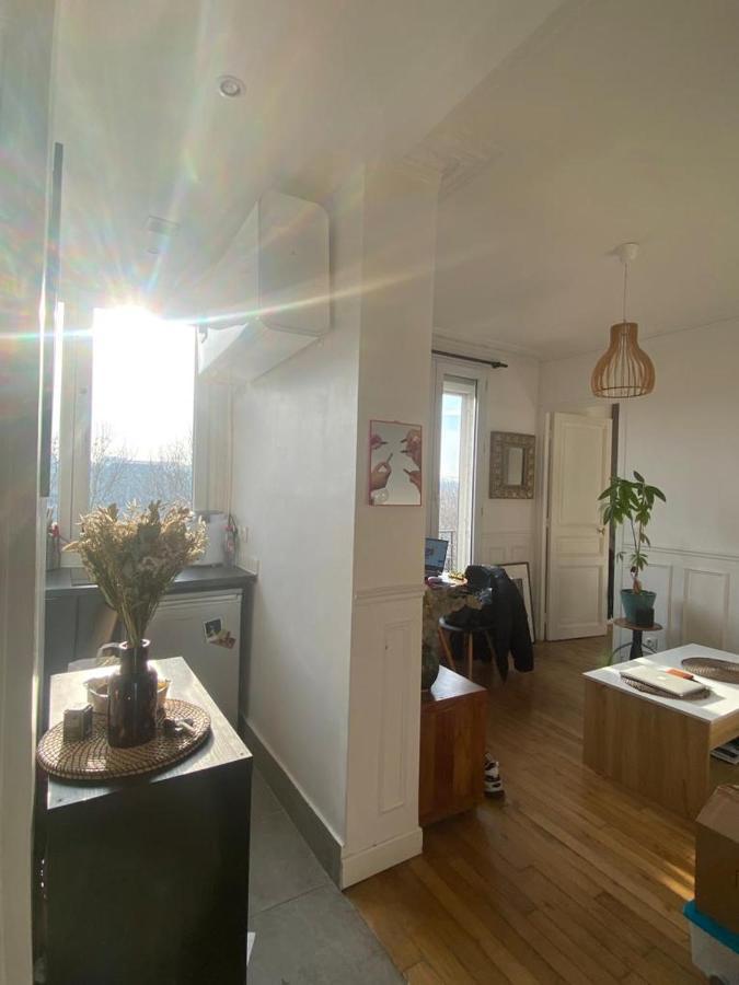 Appartement Ensoleille, Central Et Tout Equipe Avec Vue Tour Eiffel Et Pantheon Parigi Esterno foto