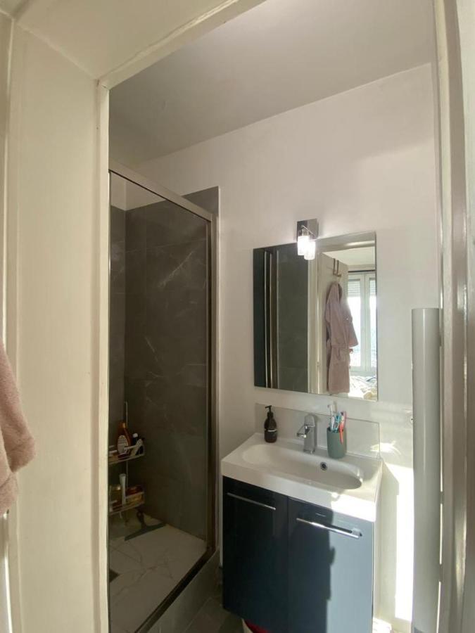 Appartement Ensoleille, Central Et Tout Equipe Avec Vue Tour Eiffel Et Pantheon Parigi Esterno foto