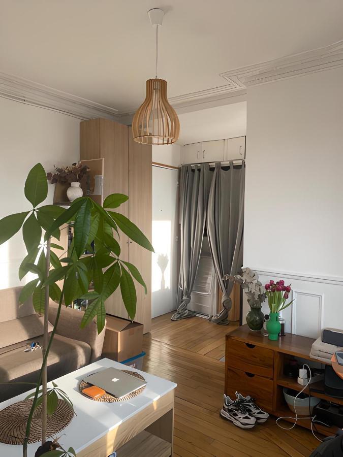 Appartement Ensoleille, Central Et Tout Equipe Avec Vue Tour Eiffel Et Pantheon Parigi Esterno foto